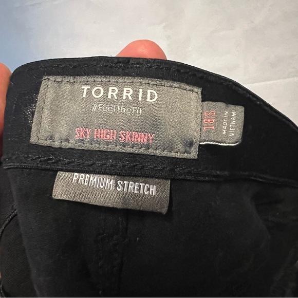 Torrid Sky High Skinny Premium Stretch High-Rise black Jeans 18 short petite - Picture 5 of 15